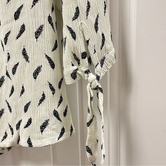 Propaganda Off-the-Shoulder Blouse Ivory Black Leaf Pattern - S - Picture 8 of 11